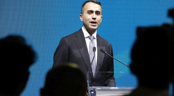 Di Maio, “Veto Calenda? Schermaglie che non interessano ai cittadini”