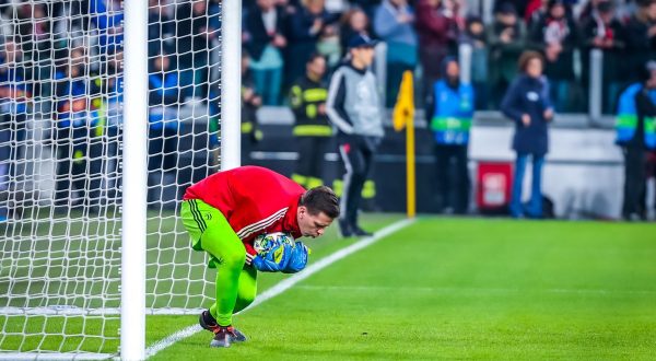 Altra tegola per la Juve: Szczesny fuori per 20 giorni