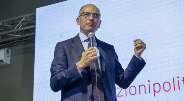 Elezioni: Letta “Berlusconi attacca Mattarella, noi lo difendiamo”