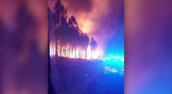 Francia, incendi in Gironda, evacuate 10 mila persone