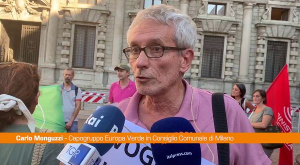 In piazza Scala a Milano un presidio per Alika