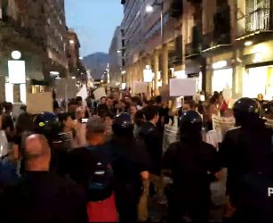 Palermo, Bloccati dalla Polizia i contestatori diretti a palco Meloni