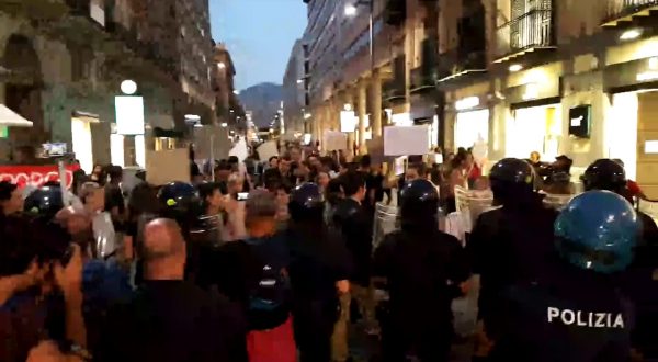 Palermo, Bloccati dalla Polizia i contestatori diretti a palco Meloni