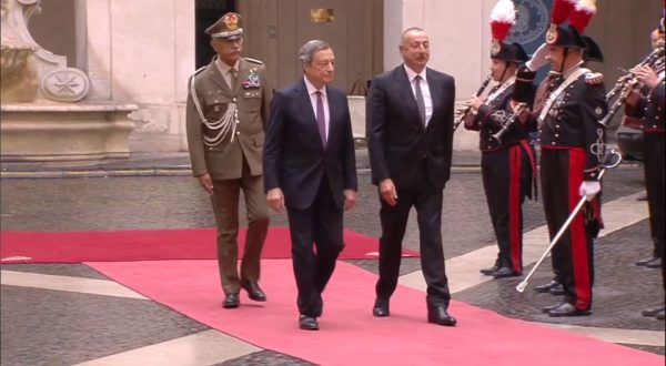 Draghi incontra il presidente della Repubblica dell’Azerbaigian