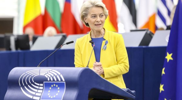 Gas, Von der Leyen “Pronti a studiare un price cap temporaneo”