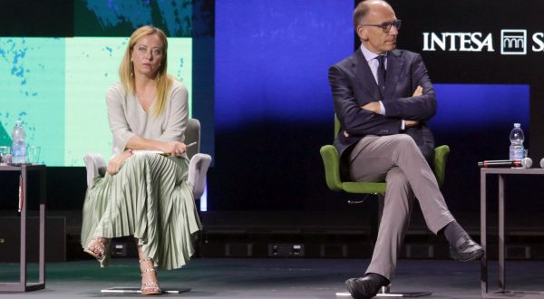 Letta a Meloni “E’ la maggioranza a danneggiare l’Italia all’estero”