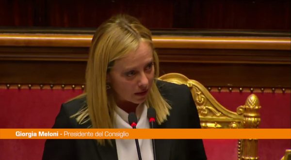 Ucraina, Meloni “La pace non si ottiene con le bandiere arcobaleno”