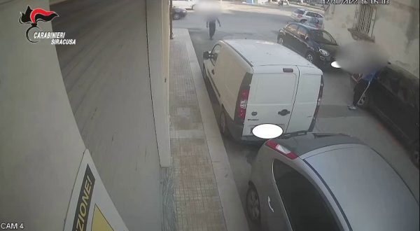 Aggressione nel siracusano, due arresti