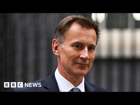 New UK chancellor U-turns on economic plans – BBC News