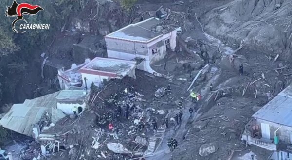 Ischia, ritrovata l’ottava vittima. Proseguono ricerche dei dispersi