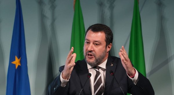 Bce, Salvini “Sconcertante bruciare miliardi di risparmi”
