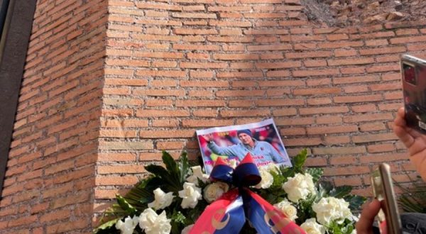 In migliaia a Roma per l’ultimo saluto a Sinisa Mihajlovic