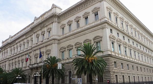 Manovra, su tetto al contante e Pos Bankitalia invita alla cautela