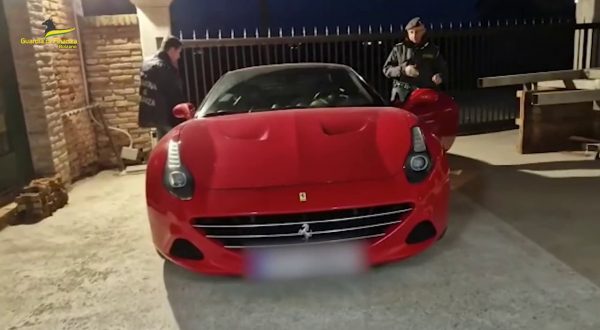 Maxi operazione contro frode fiscale e riciclaggio, 18 arrestati