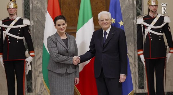 Mattarella riceve al Quirinale presidente Ungheria