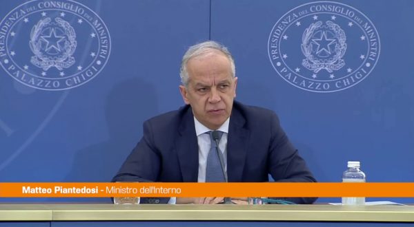 Piantedosi “Non ci faremo condizionare dal caso Cospito”