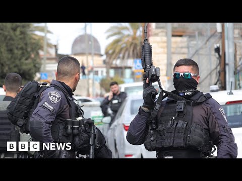 Israel arrests 42 after deadly Jerusalem synagogue shooting - BBC News