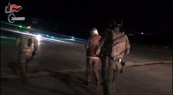 Messina Denaro, le immagini del trasferimento da Palermo a L’Aquila