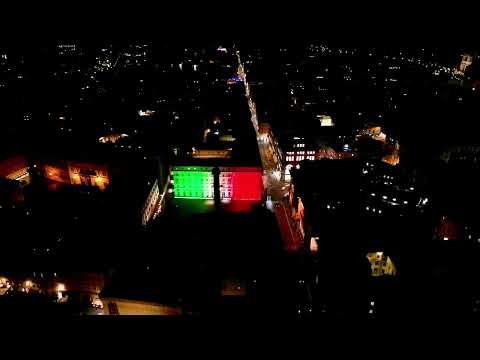 17 marzo, il Tricolore illumina la facciata di Palazzo Chigi
