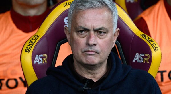 Mourinho “Non siamo i più forti ma possiamo vincere”