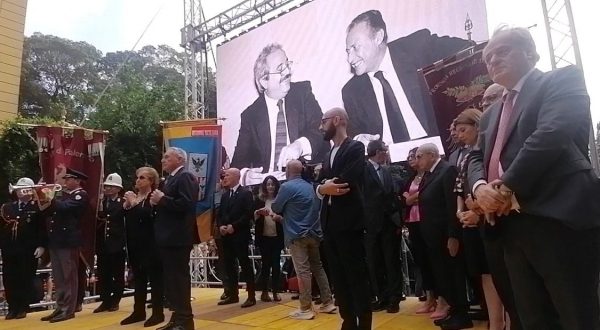 Strage Capaci, all’albero Falcone l’abbraccio di Palermo nel ricordo delle vittime
