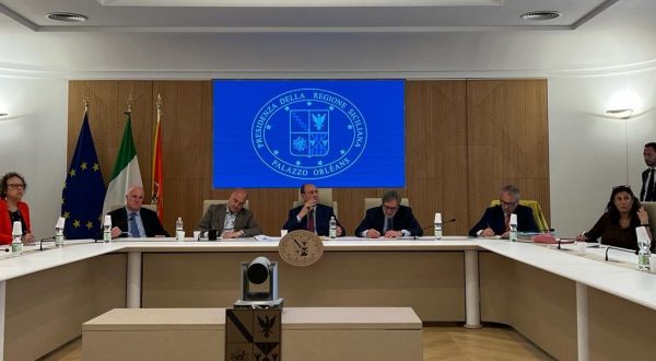 Formazione, Schifani “Sblocco dei pagamenti a giugno, poi la riforma”