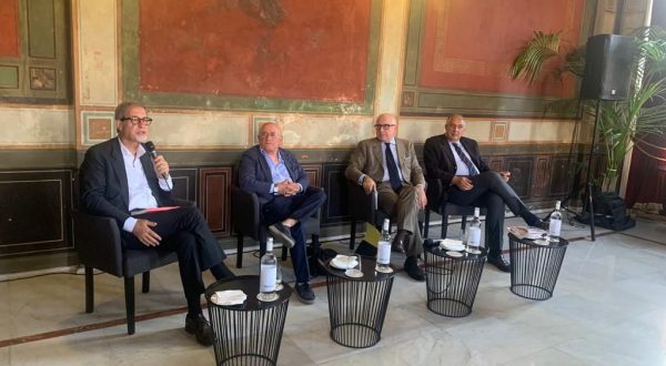 Musumeci presenta il libro “La Sicilia bombardata” e invita a riflettere sulla pace