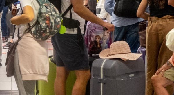 Astoi “Servono soluzioni urgenti contro i disservizi all’aeroporto di Catania”