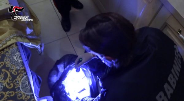 Traffico di droga ed estorsioni a Catanzaro, 13 arresti