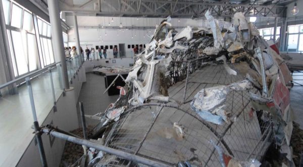 Andò “Chiesi a Mitterrand di Ustica ma lui non rispose”