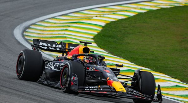 In Brasile pole position per Verstappen, secondo Leclerc