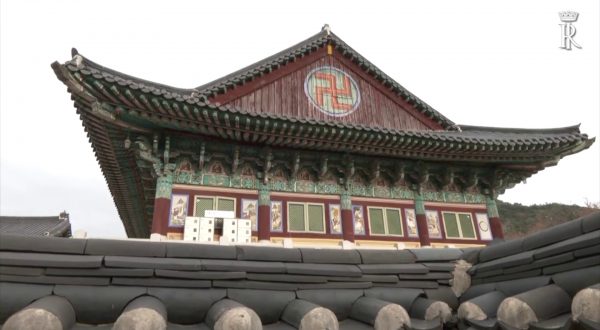 Corea del Sud, Mattarella visita il tempio Haeinsa