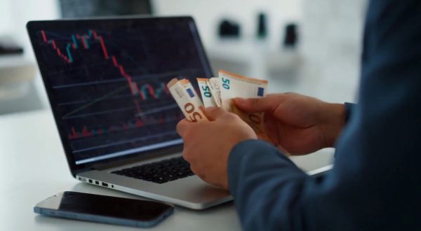 Bce, il calo dei tassi ancora lontano