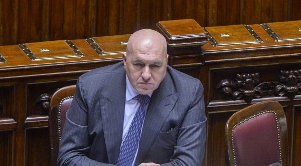 Mar Rosso, Crosetto “Con attacchi Huthi impatti pesanti per l’Italia”