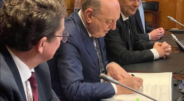 Gas, firmato a Berlino accordo di solidarietà tra Italia e Germania