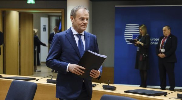 Ucraina, Tusk “Guerra pericolo reale, siamo in un’era prebellica”