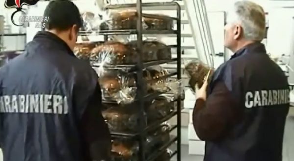 Nas sequestrano due tonnellate tra uova di pasqua e colombe