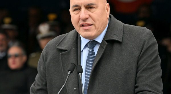 Kosovo, Crosetto “Presenza italiana determinante per mitigare tensioni”