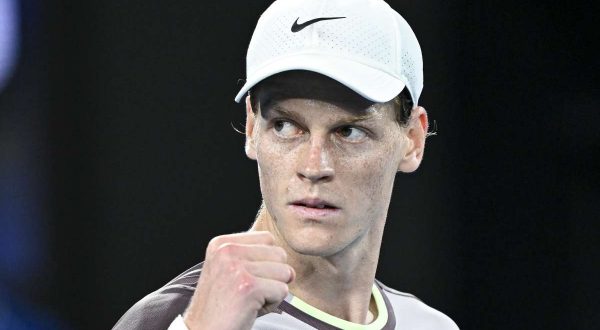 Sinner domina Medvedev e vola in finale al Miami Open