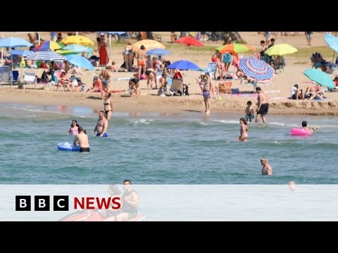 Spain’s tourist hotspots facing housing crisis | BBC News