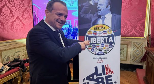 Europee, De Luca “Sondaggi ci danno al 2% ma puntiamo al 4,2%”