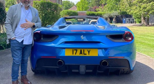 E’ del siciliano Pino Ragona la targa tra le più costose al mondo