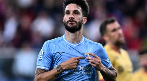 Luis Alberto punisce il Genoa, la Lazio si rilancia