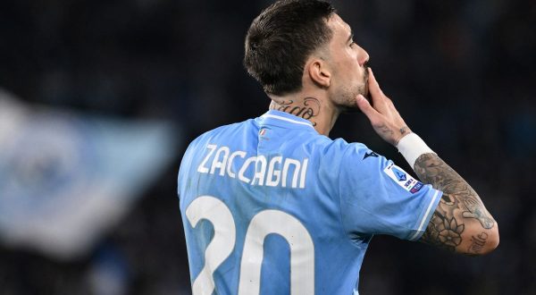 La Lazio torna in zona Champions, Verona battuto 1-0