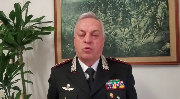 Migranti sfruttati nei campi per 10 ore al giorno, blitz in Toscana