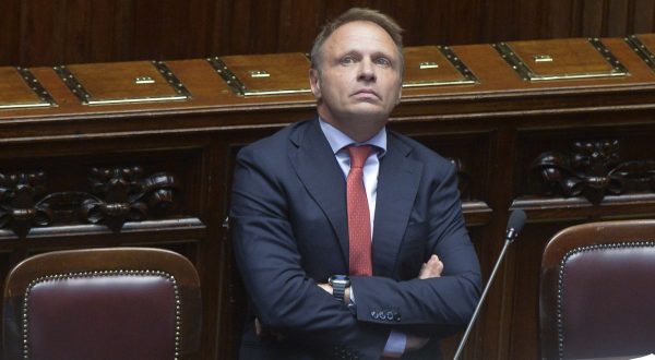 Lollobrigida “Pannelli solari compatibili con la produzione agricola”