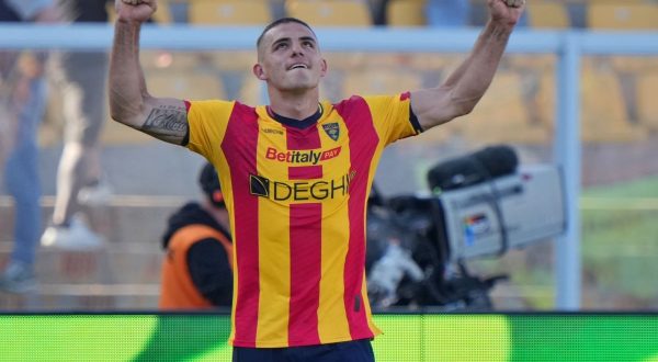 1-1 nella sfida salvezza tra Cagliari e Lecce