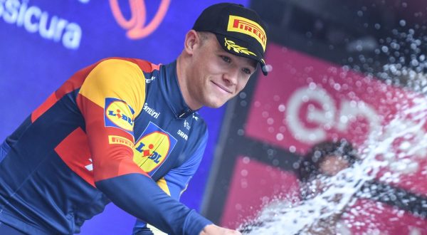 Milan vince in volata la quarta tappa del Giro d’Italia
