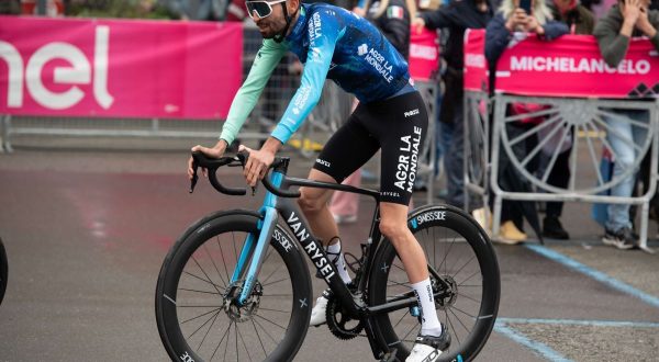 Valentin Paret-Peintre conquista la 10^ tappa del Giro