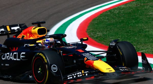 Verstappen vince a Imola davanti a Norris, terzo Leclerc